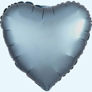 Hartvormige grijze folieballon op een lichtblauwe achtergrond