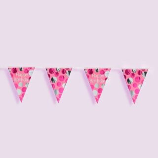 Slinger met roze vlaggetjes met de tekst 'happy birthday'