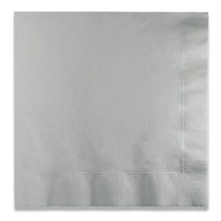 Zilverkleurige servetten met een ribbelrandje op een witte achtergrond