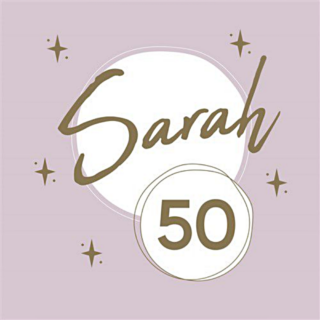Lila servet met gouden tekst sarah 50 voor een 50ste verjaardag vrouw