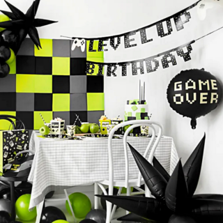 Gaming kinder feestje met zwarte en groene versiering