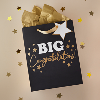 Cadeautas in het zwart en goud met de tekst big congratulations