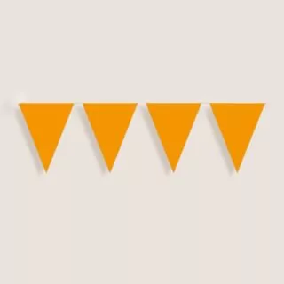 Oranje driehoekige wimpels