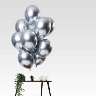 bundel met zilveren chrome ballon