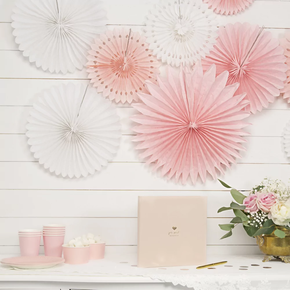 roze en witte waaiers