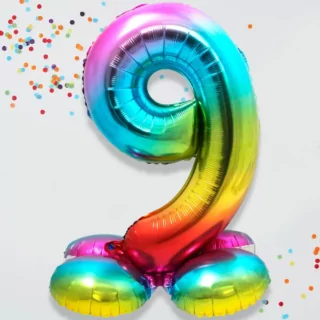 regenboogkleurig foliecijfer met standaard eronder
