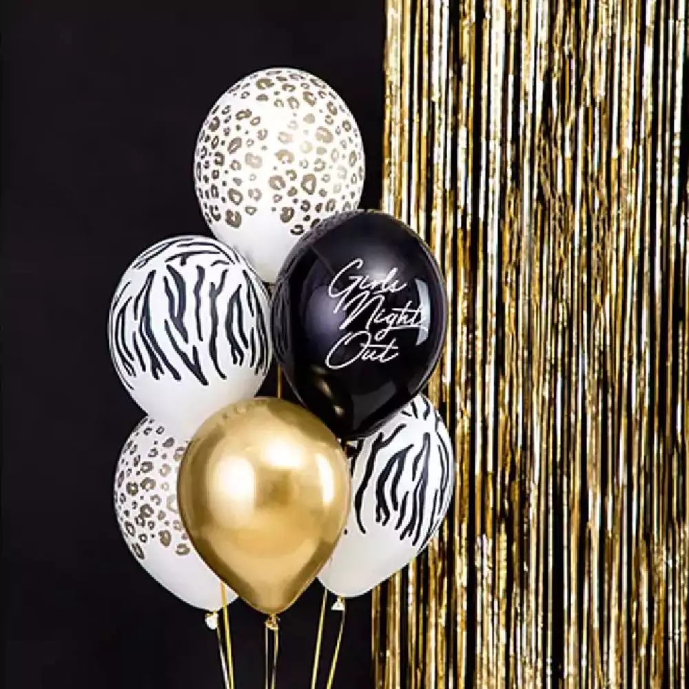 Ballonnen met luipaard en zebra print met daarachter een gouden backdrop