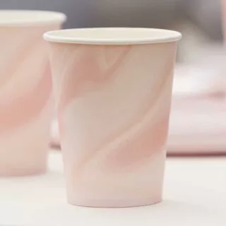 papieren beker met roze marmer look
