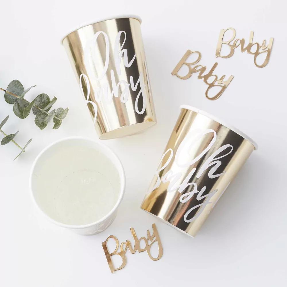 Papieren goudkleurige bekers met Oh baby erop