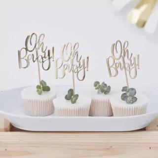 Cupcakes met cupcake toppers met oh baby erop