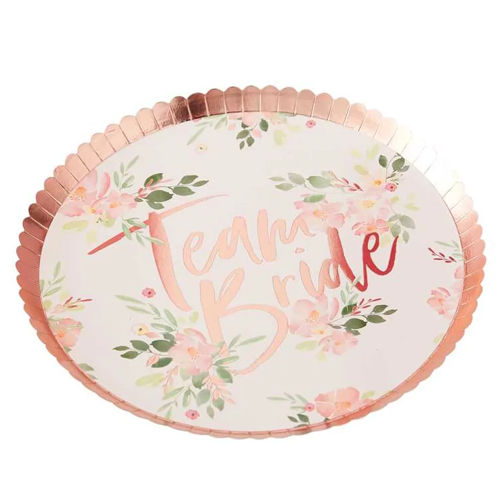 bordje met bloemenpatroon en de tekst team bride