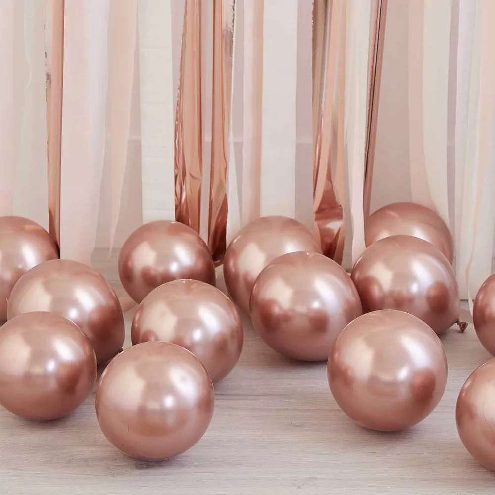 ballonnetjes in chrome rose goud kleur op de grond