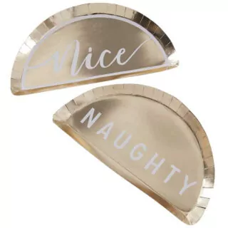 Gouden bordjes in de vorm van een halve maan met nice en naughty erop