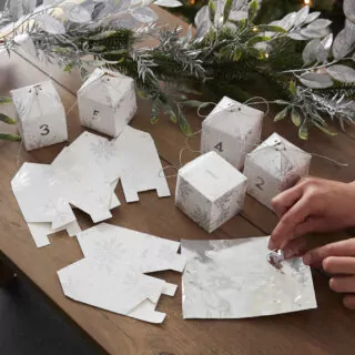 Adventkalender doosjes die je zelf in elkaar moet zetten