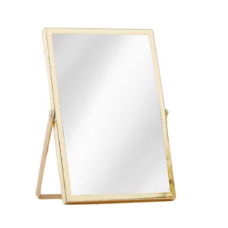 metalen frame met gouden omlijsting