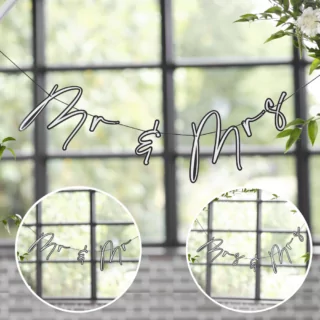 Aanpasbare slinger in het zwart en wit met de tekst Mrs & Mr, Mr & Mr en Mrs & Mrs