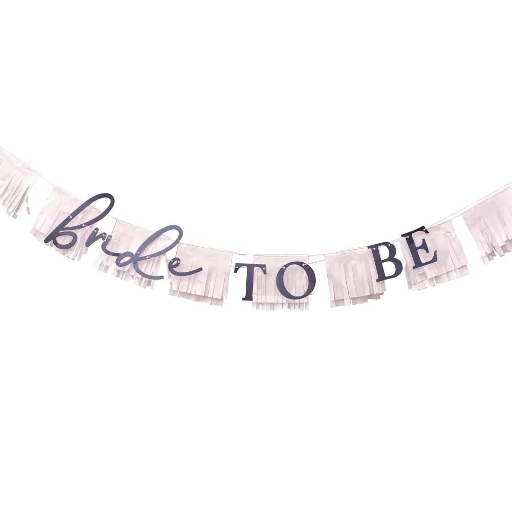 Slinger met roze franjes en de zwarte tekst bride to be