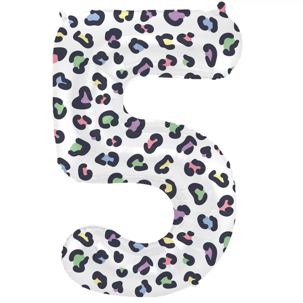 Folieballon cijfer 5 in het wit met zwarte print opgevuld met de kleuren paars, rood, geel, groen en blauw in pasteltinten