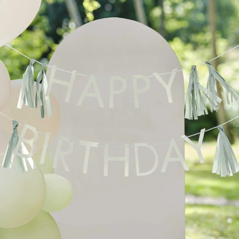 Happy birthday letterbanner salie met tassels