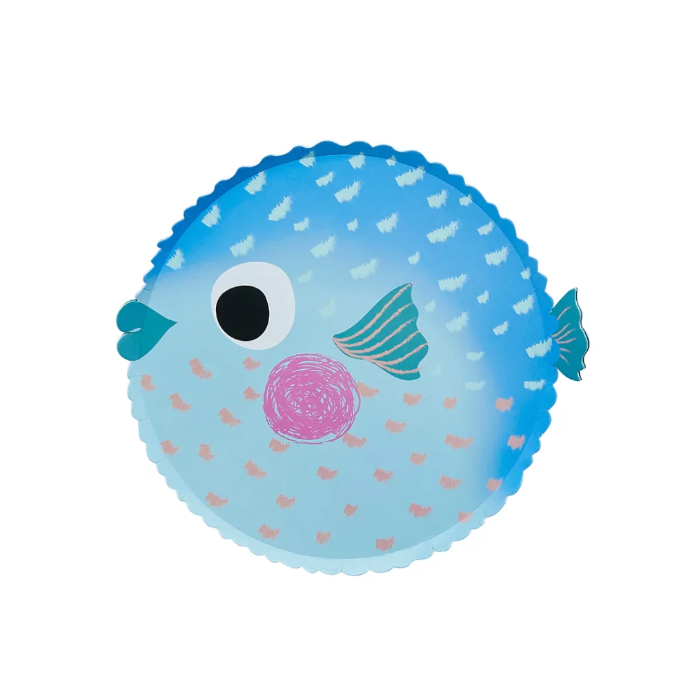papieren bordje in de vorm van een kogelvis in het blauw met ombre effect