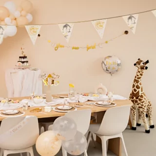 Gender neutrale babyshower met safari versiering