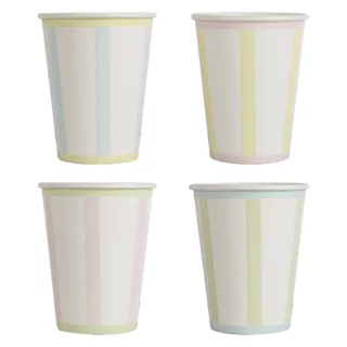 Bekers met pastel kleuren en strepen