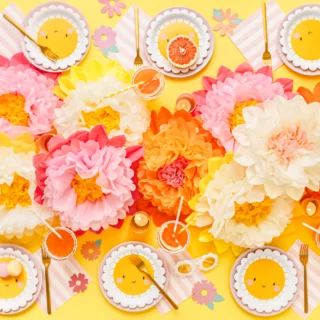 papieren bloemen oranje roze en wit
