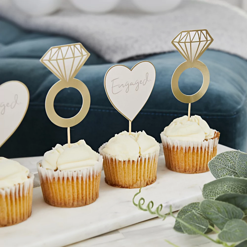cocktailprikkers engaged hartjes en diamanten ringen