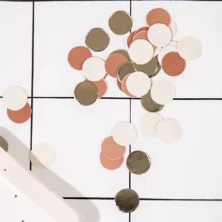 roze, creme en gouden confetti