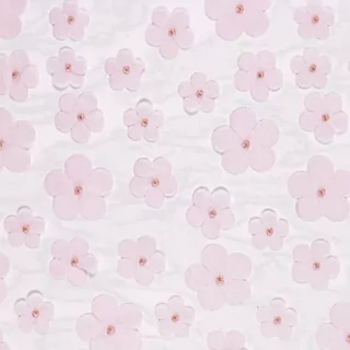 witte, transparante tafelloper met roze bloemen