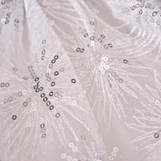 witte tule cape met zilveren pailletten
