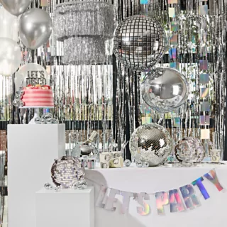 zilveren en iridescent disco versiering