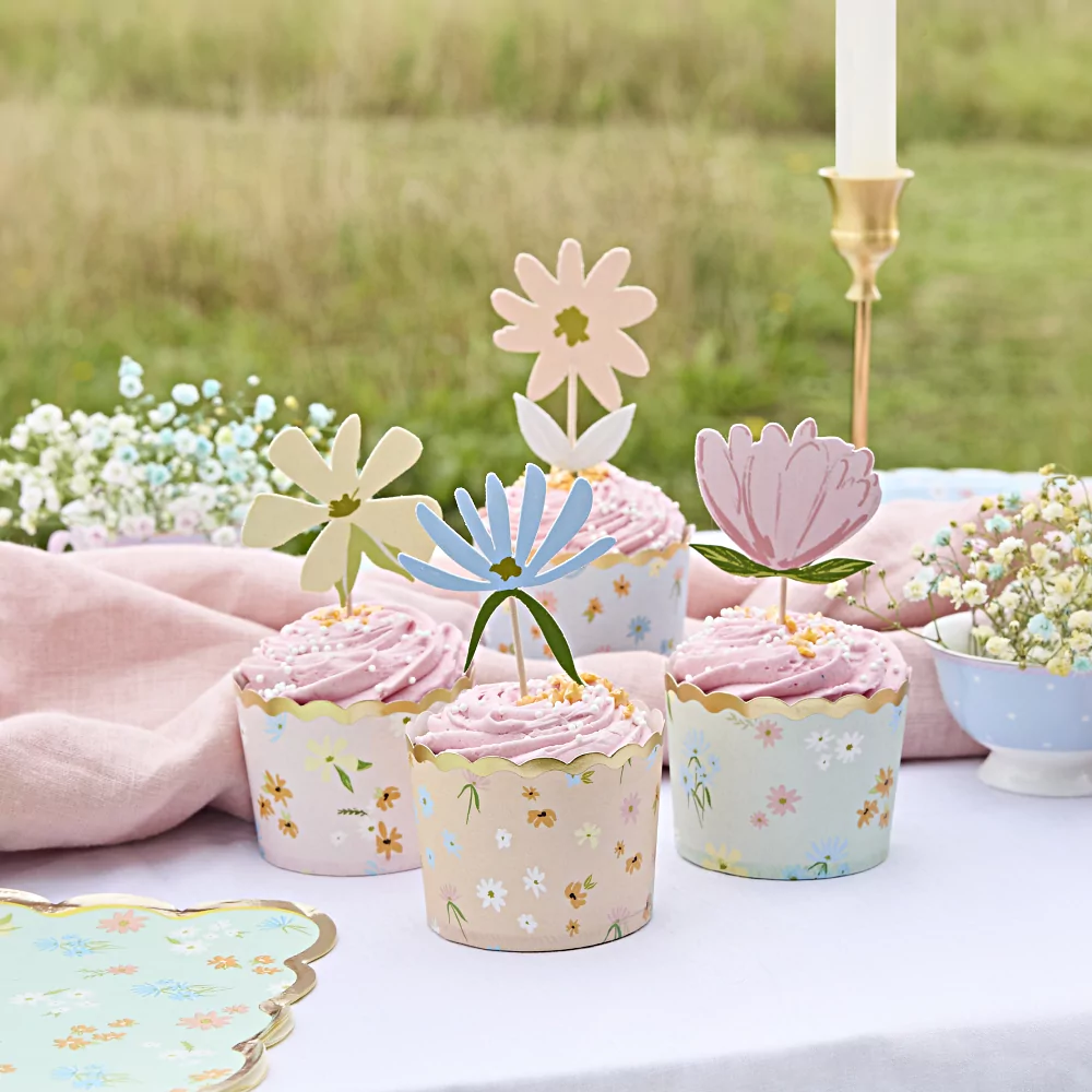 cupcake versiering bakjes en prikkers met bloemen in pasteltinten