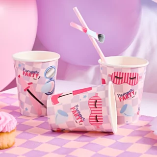 papieren bekers lila blokjes en makeup