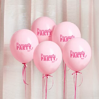 lichtroze ballonnen met roze tekst pamper party