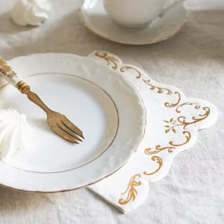 wit met gouden tafelversiering